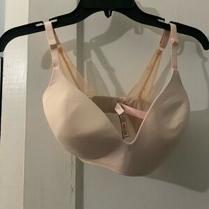 Victoria Secret T-shirt lightly lined wireless bra